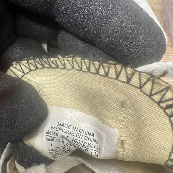 Converse Chuck Taylor All Star Black Canvas Sneakers Women's Size 9/Men's 7 - Picture 5 of 7